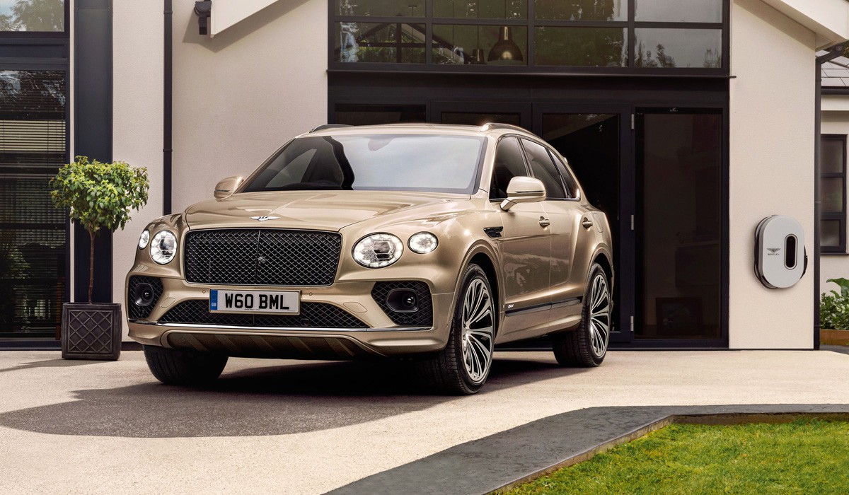 Первый дебют года: обновленный гибрид Bentley Bentayga Первый дебют года: обновленный гибрид Bentley Bentayga