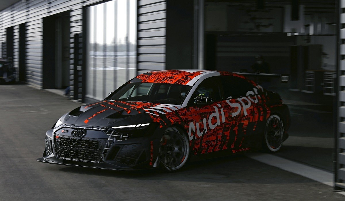 Гоночный Audi RS 3 LMS показали раньше гражданской модели