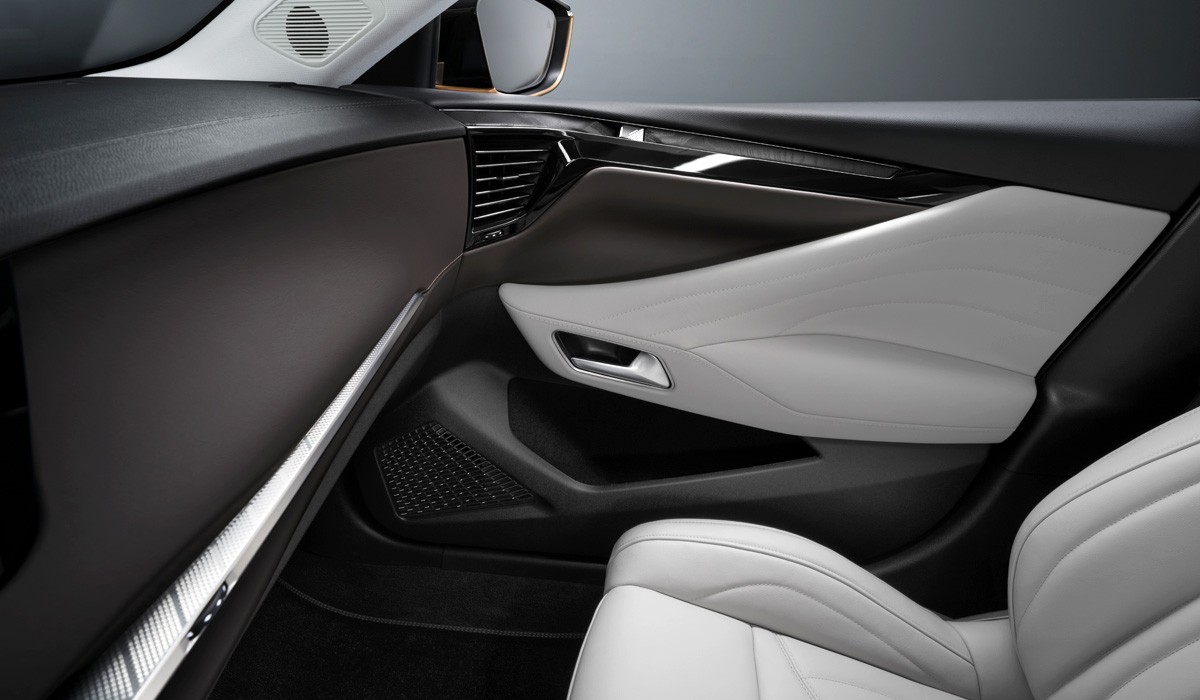 Представлен хэтчбек DS 4 второго поколения Представлен хэтчбек DS 4 второго поколения