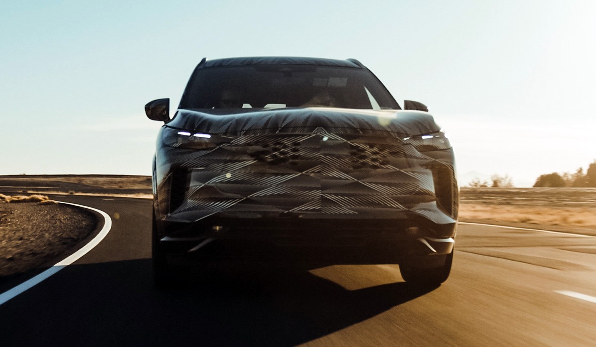 Новый кроссовер Infiniti QX60 сменит вариатор на «автомат»