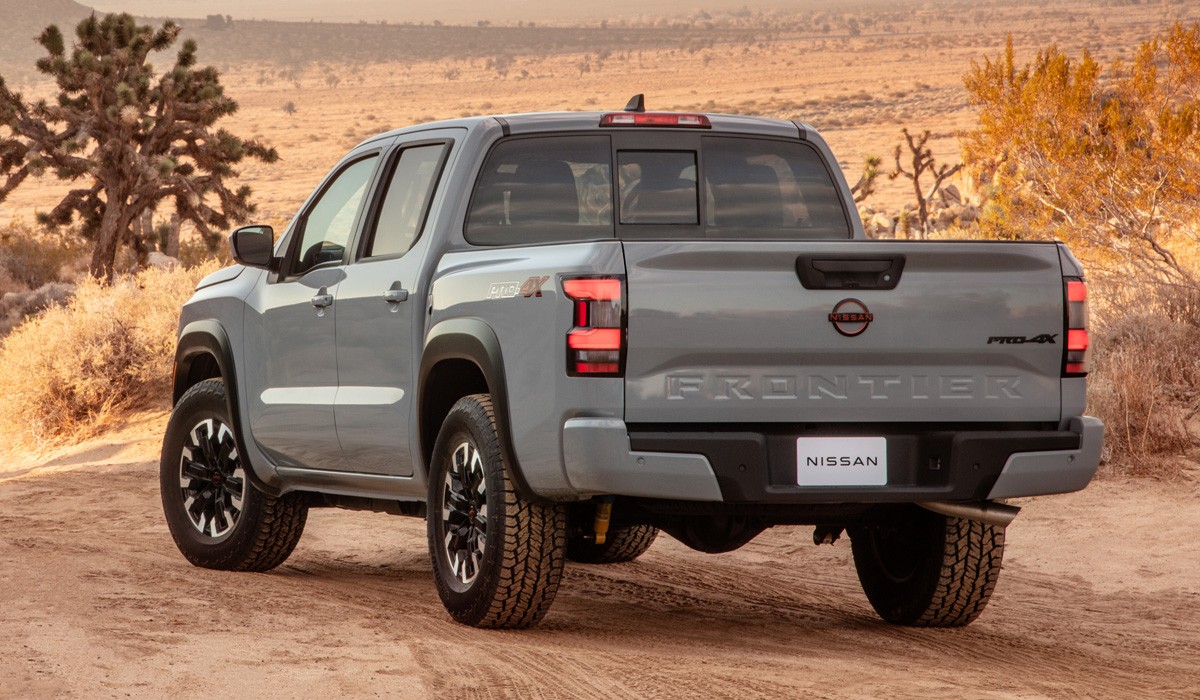 Новый пикап Nissan Frontier не стал близнецом Навары Новый пикап Nissan Frontier не стал близнецом Навары