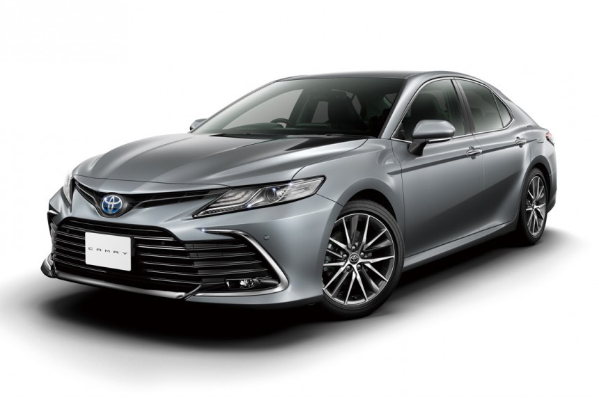 Обновленная Toyota Camry: версии для Японии