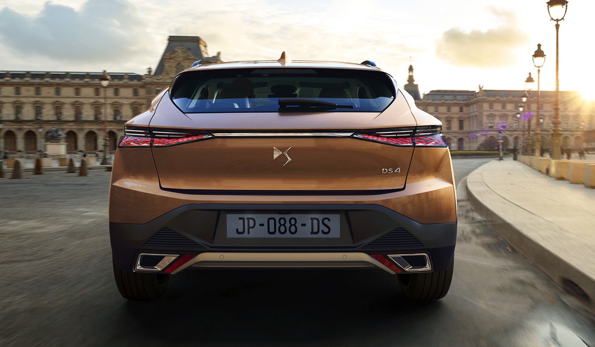 Представлен хэтчбек DS 4 второго поколения Представлен хэтчбек DS 4 второго поколения