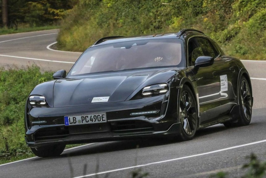 Универсал Porsche Taycan Cross Turismo: первые официальные фото Универсал Porsche Taycan Cross Turismo: первые официальные фото