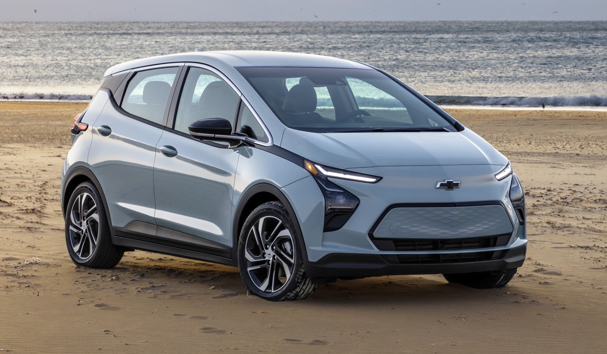 Двойной дебют: обновленный Chevrolet Bolt EV и паркетник Bolt EUV