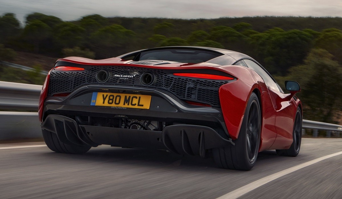 Гибридный суперкар Mclaren Artura: новая базовая модель марки
