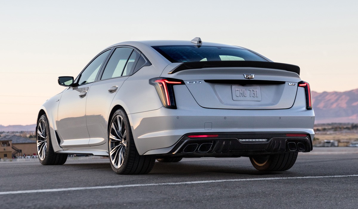 Cadillac CT4-V и CT5-V обзавелись сумасшедшими версиями Blackwing Cadillac CT4-V и CT5-V обзавелись сумасшедшими версиями Blackwing