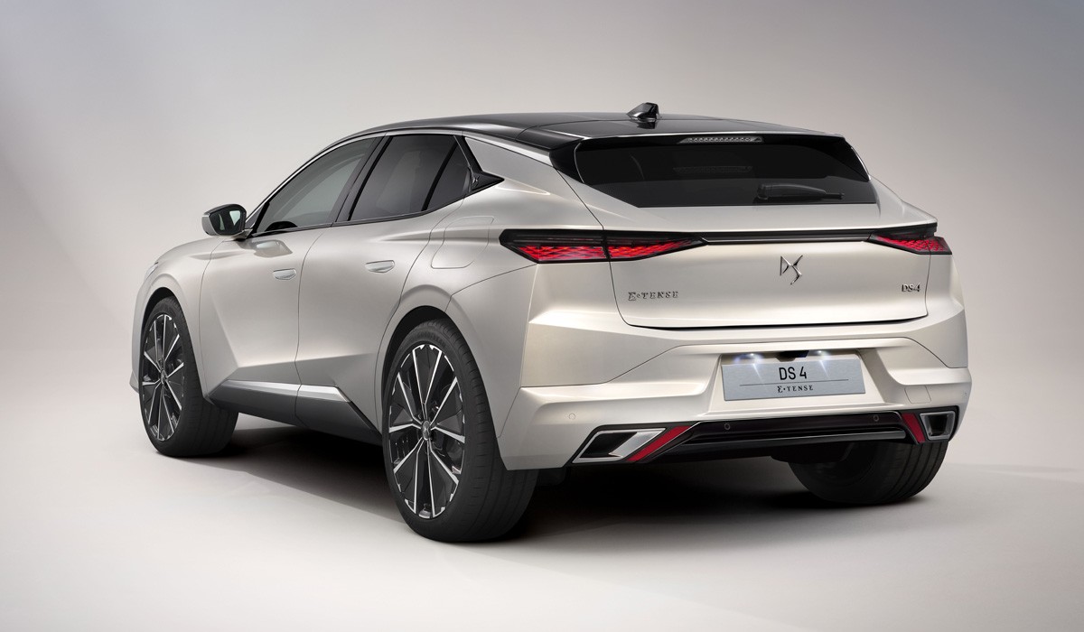 Представлен хэтчбек DS 4 второго поколения Представлен хэтчбек DS 4 второго поколения