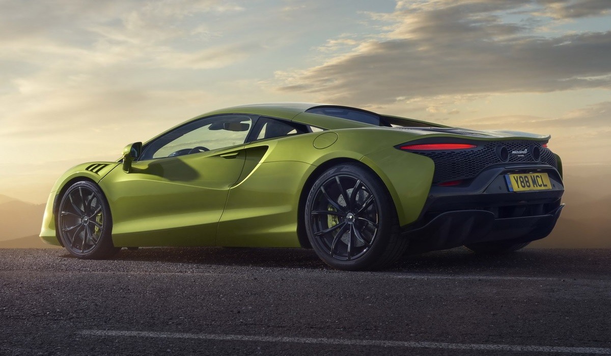 Гибридный суперкар Mclaren Artura: новая базовая модель марки