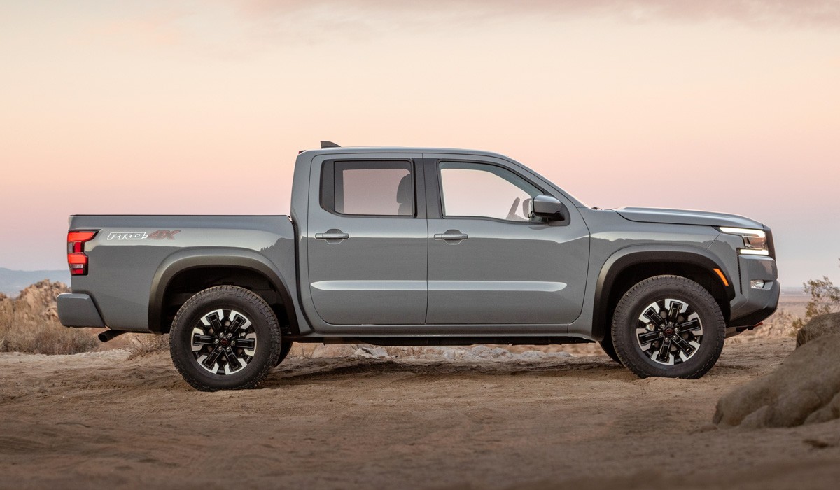 Новый пикап Nissan Frontier не стал близнецом Навары Новый пикап Nissan Frontier не стал близнецом Навары