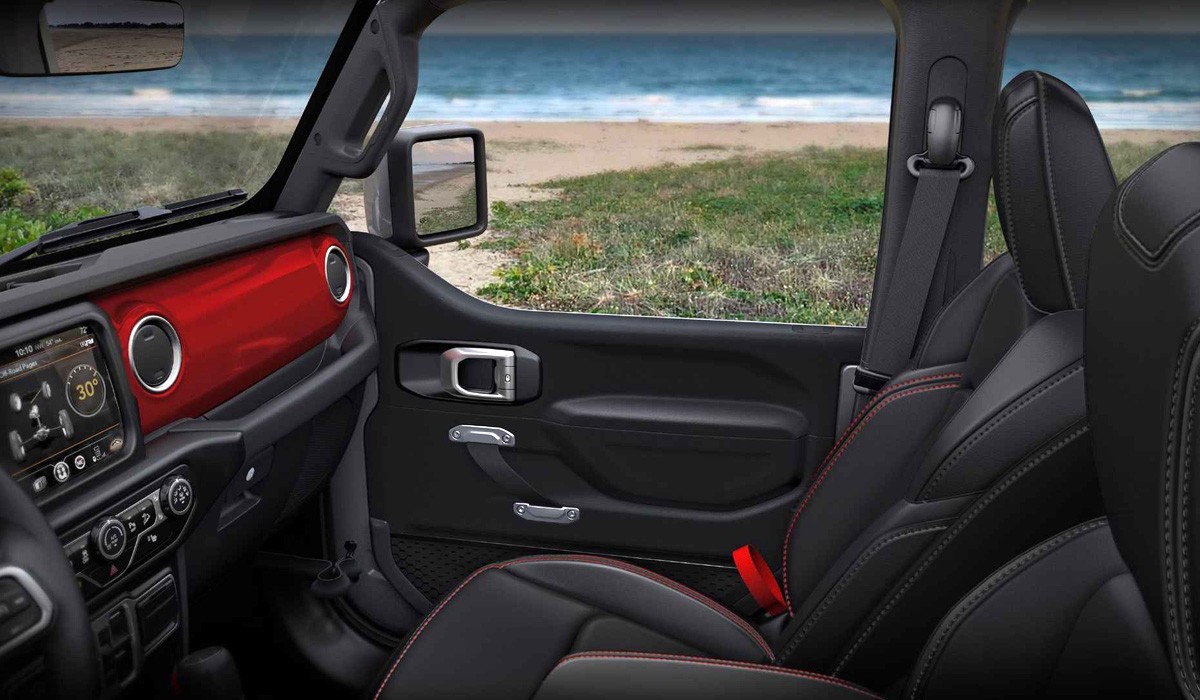 У внедорожника Jeep Wrangler появились «полудвери» У внедорожника Jeep Wrangler появились «полудвери»