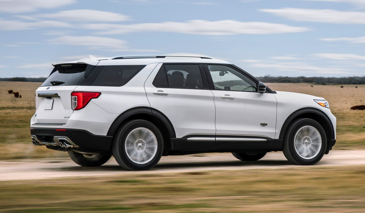 Кроссовер Ford Explorer обзавелся богатой версией King Ranch