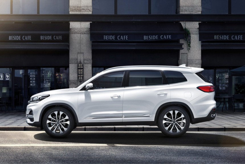 Кроссовер Chery Tiggo 8: младший двигатель для России Кроссовер Chery Tiggo 8: младший двигатель для России