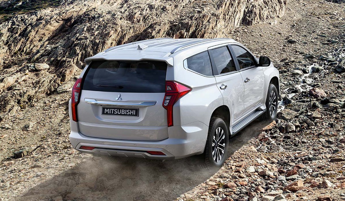 Обновленный Mitsubishi Pajero Sport: версии для России