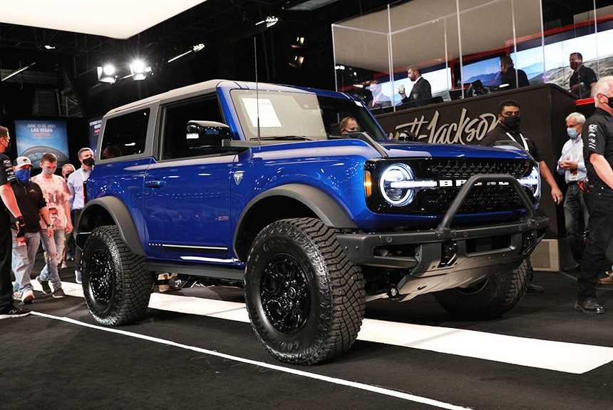 Первые Ford Bronco и GMC Hummer ушли по рекордным ценам