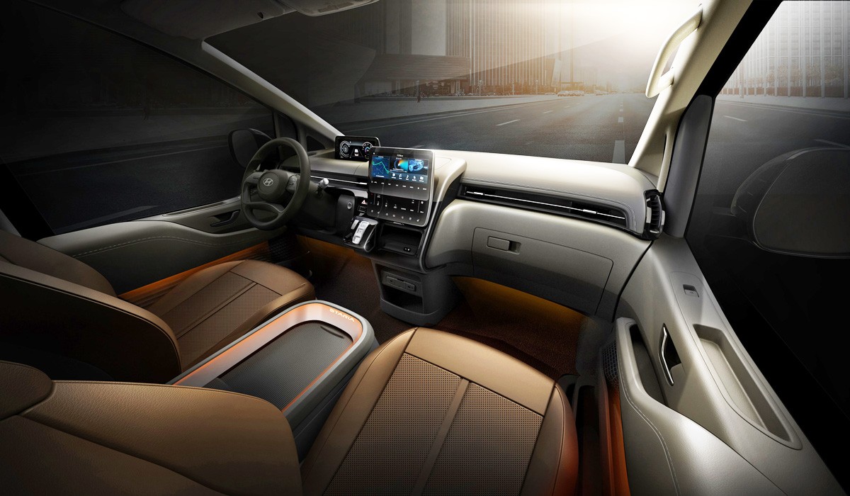 Новый минивэн Hyundai Staria вместит до 11 седоков