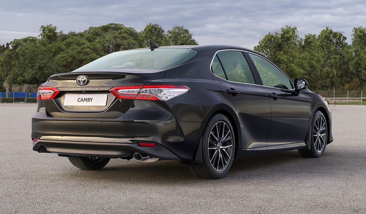 Обновленная Toyota Camry для России: подробности и цены