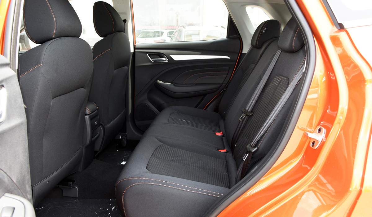 Обновленный кроссовер Roewe RX3 Pro и новый фирменный стиль