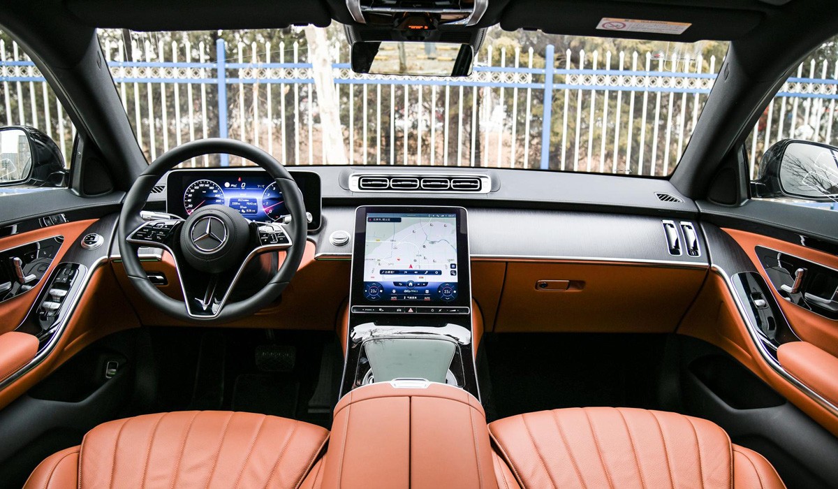 Новый Mercedes-Benz S 400 L: младшая бензиновая версия Новый Mercedes-Benz S 400 L: младшая бензиновая версия