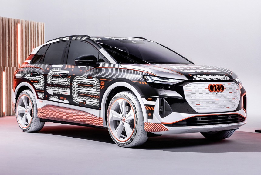 Кроссовер Audi Q4 e-tron начали рассекречивать с интерьера Кроссовер Audi Q4 e-tron начали рассекречивать с интерьера