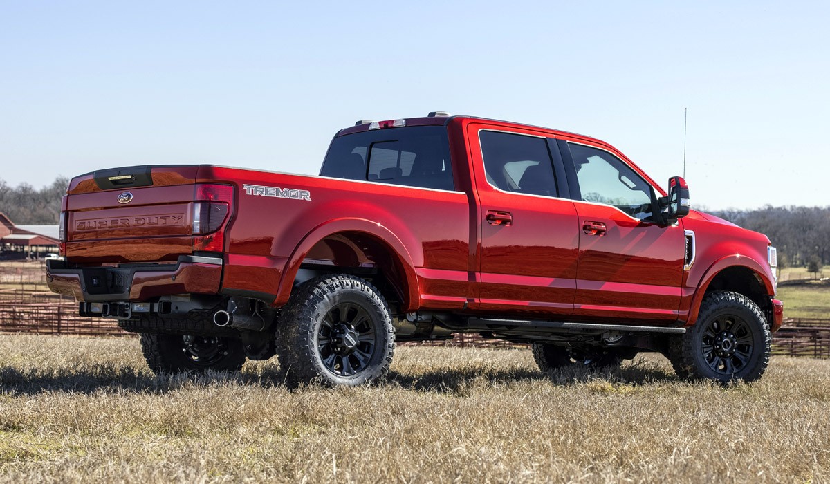 Тяжелые пикапы Ford Super Duty обновлены во второй раз