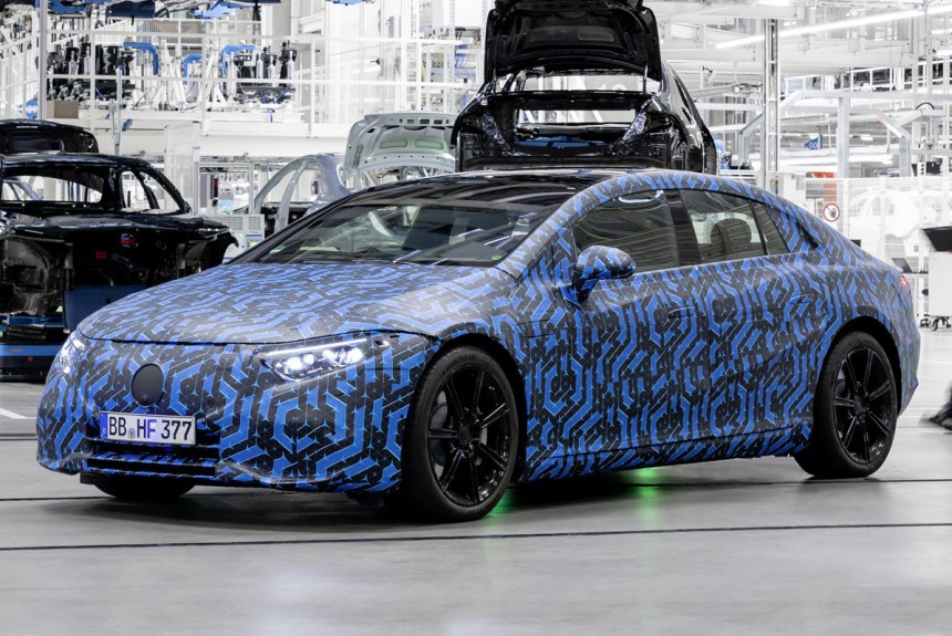 Электромобиль Mercedes-Benz EQS выйдет в четырех версиях