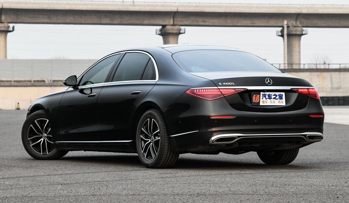 Новый Mercedes-Benz S 400 L: младшая бензиновая версия Новый Mercedes-Benz S 400 L: младшая бензиновая версия