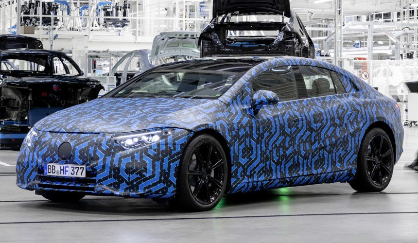 Показан интерьер электромобиля Mercedes-Benz EQS