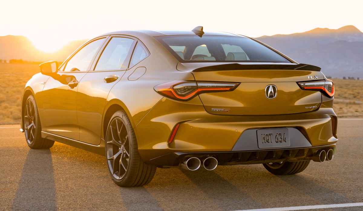 «Горячий» седан Acura TLX Type S готов к бою