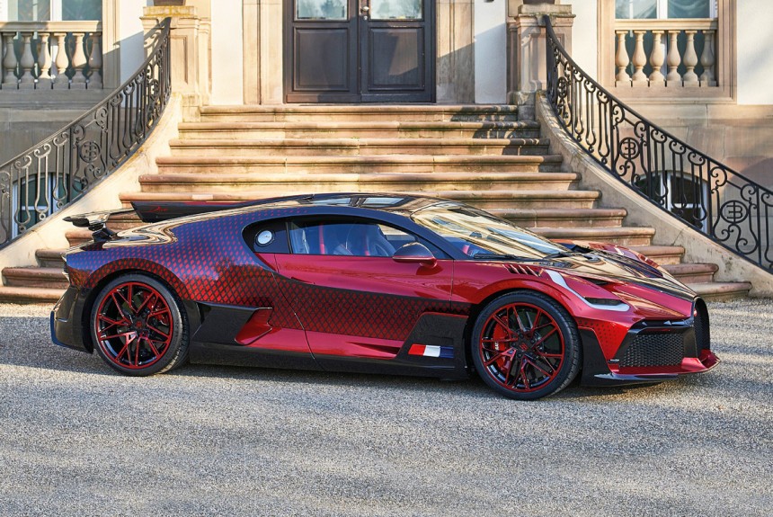 Эксклюзивный гиперкар Bugatti Divo Lady Bug и 1600 ячеек Эксклюзивный гиперкар Bugatti Divo Lady Bug и 1600 ячеек