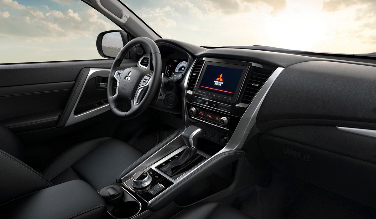 Обновленный Mitsubishi Pajero Sport: цены в России