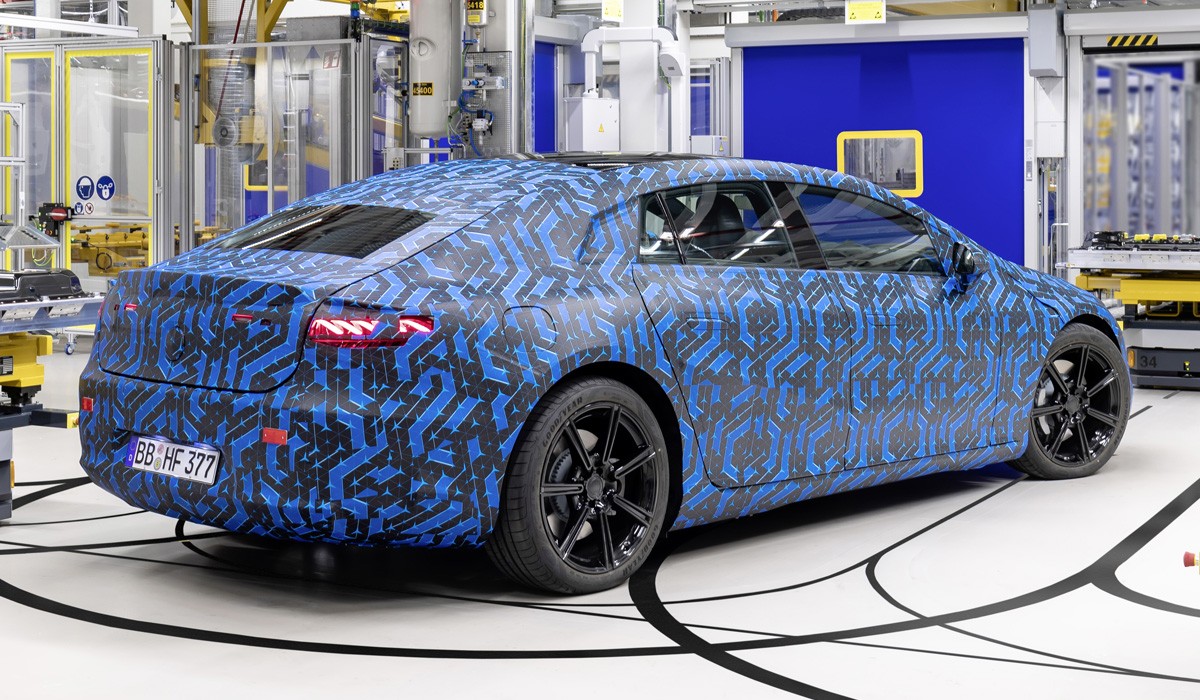 Электромобиль Mercedes-Benz EQS выйдет в четырех версиях