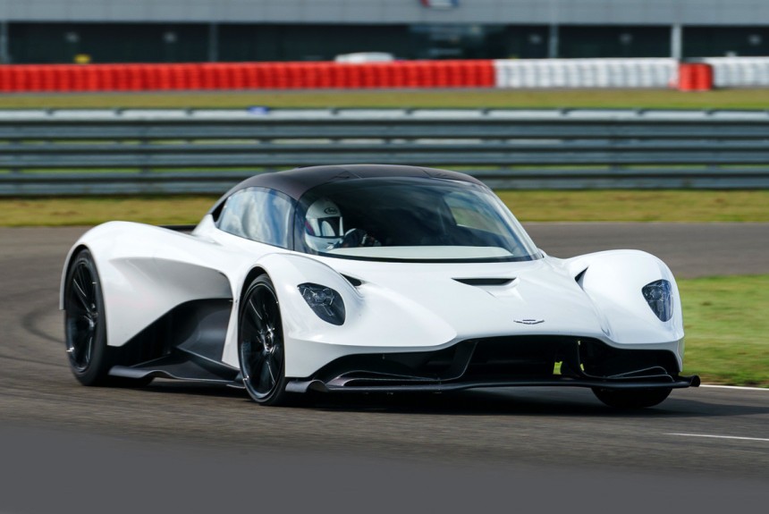 Aston Martin перейдет на гибридную технику AMG Aston Martin перейдет на гибридную технику AMG