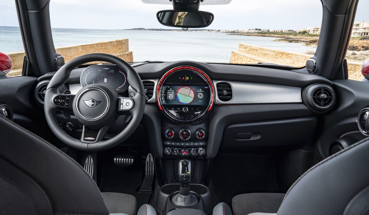 Хот-хэтч Mini John Cooper Works обновлен вслед за базовой моделью