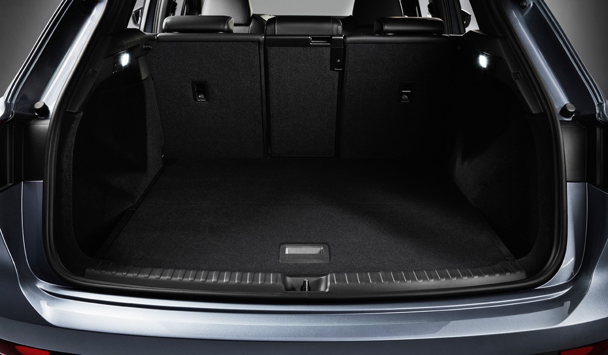 Серийный кроссовер Audi Q4 e-tron дебютировал с двумя типами кузова Серийный кроссовер Audi Q4 e-tron дебютировал с двумя типами кузова