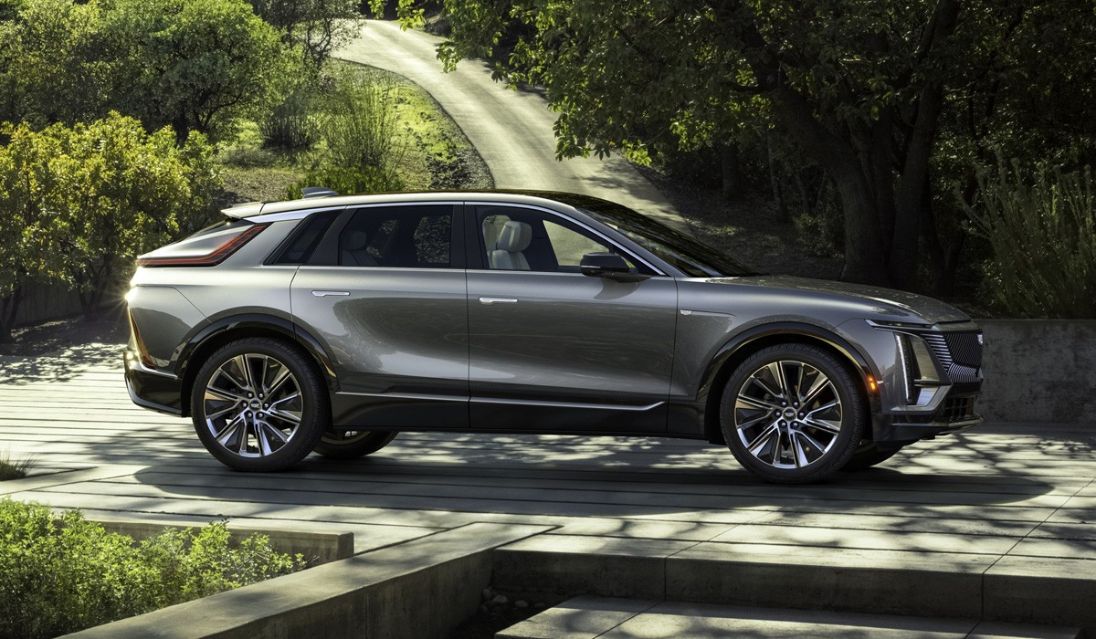Представлен серийный электрический кроссовер Cadillac Lyriq Представлен серийный электрический кроссовер Cadillac Lyriq
