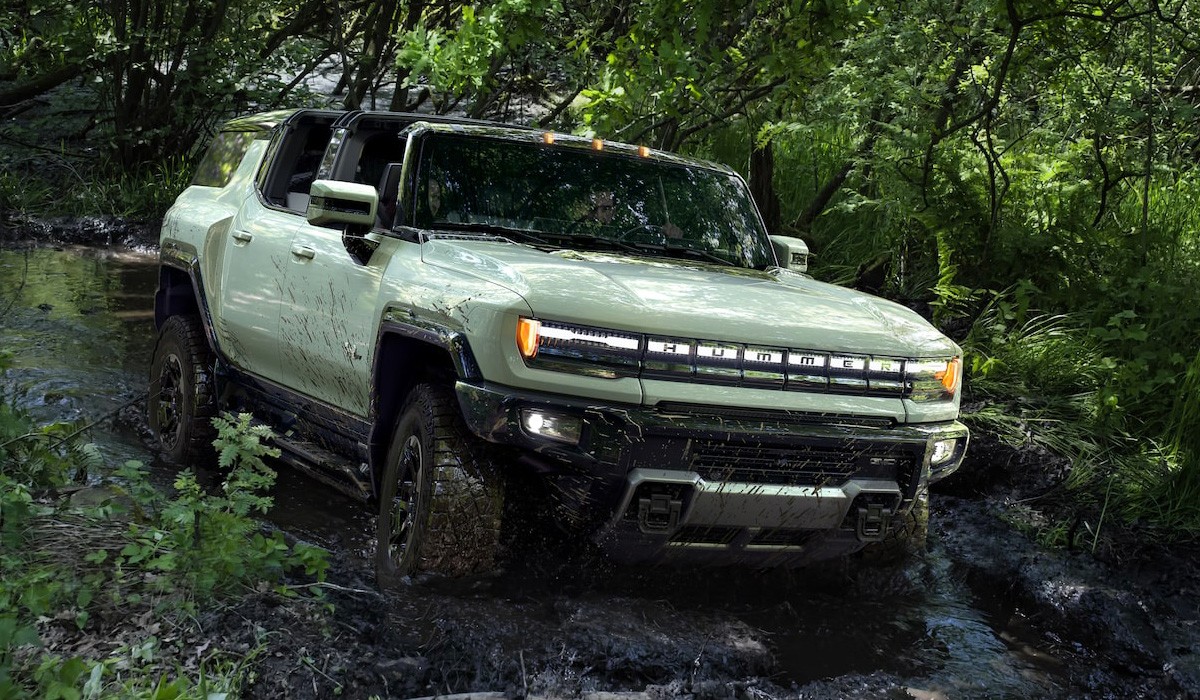 Внедорожник GMC Hummer EV SUV составил компанию пикапу Внедорожник GMC Hummer EV SUV составил компанию пикапу