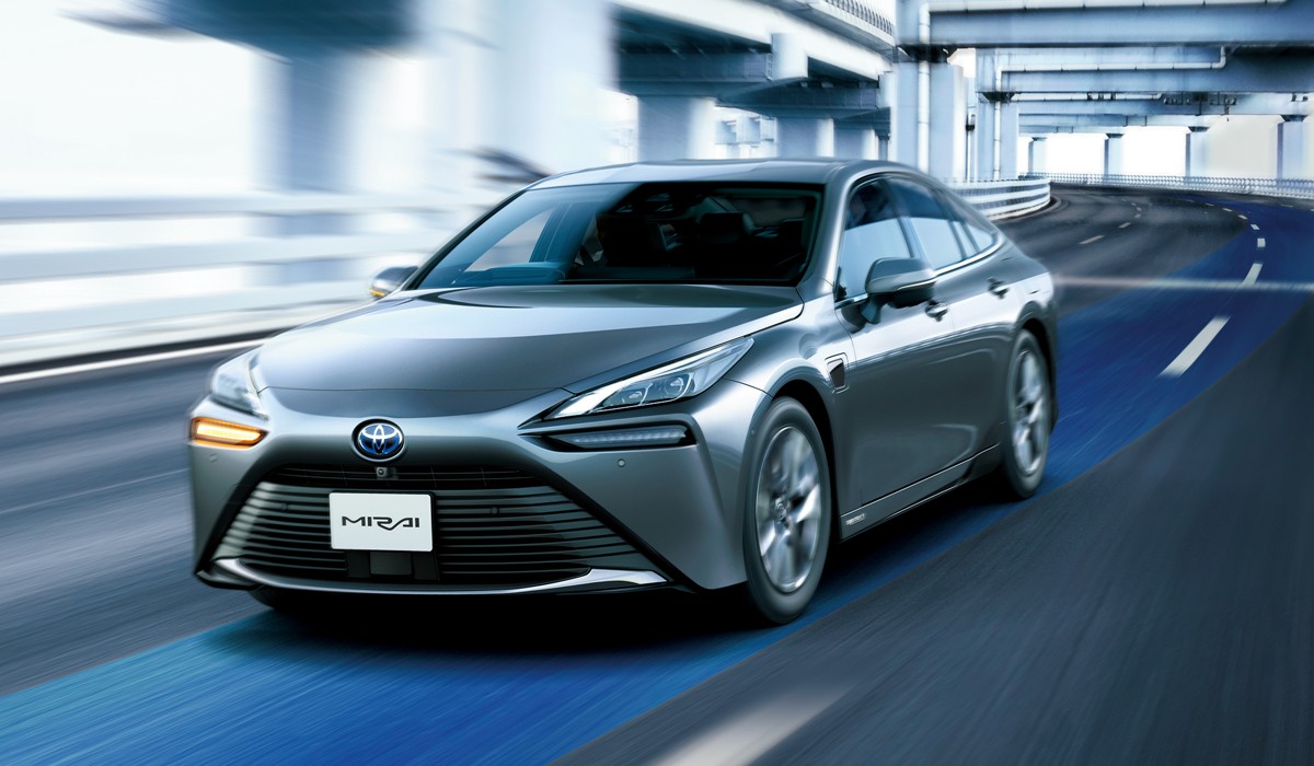 Lexus LS и Toyota Mirai первыми обрели автопилот