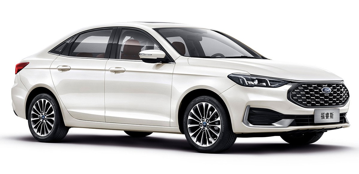 Седан Ford Escort обновлен во второй раз