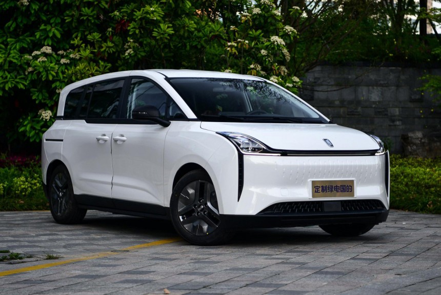 Компактвэн FAW Bestune NAT для такси и каршеринга Компактвэн FAW Bestune NAT для такси и каршеринга