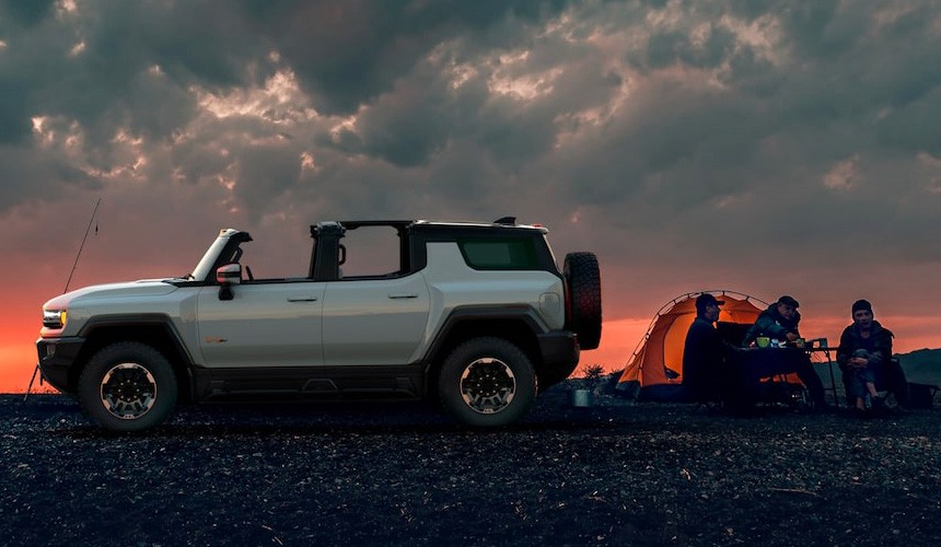 Внедорожник GMC Hummer EV SUV составил компанию пикапу Внедорожник GMC Hummer EV SUV составил компанию пикапу