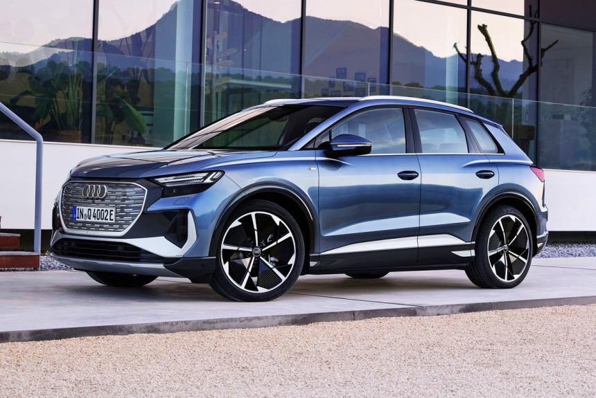 Серийный кроссовер Audi Q4 e-tron дебютировал с двумя типами кузова Серийный кроссовер Audi Q4 e-tron дебютировал с двумя типами кузова