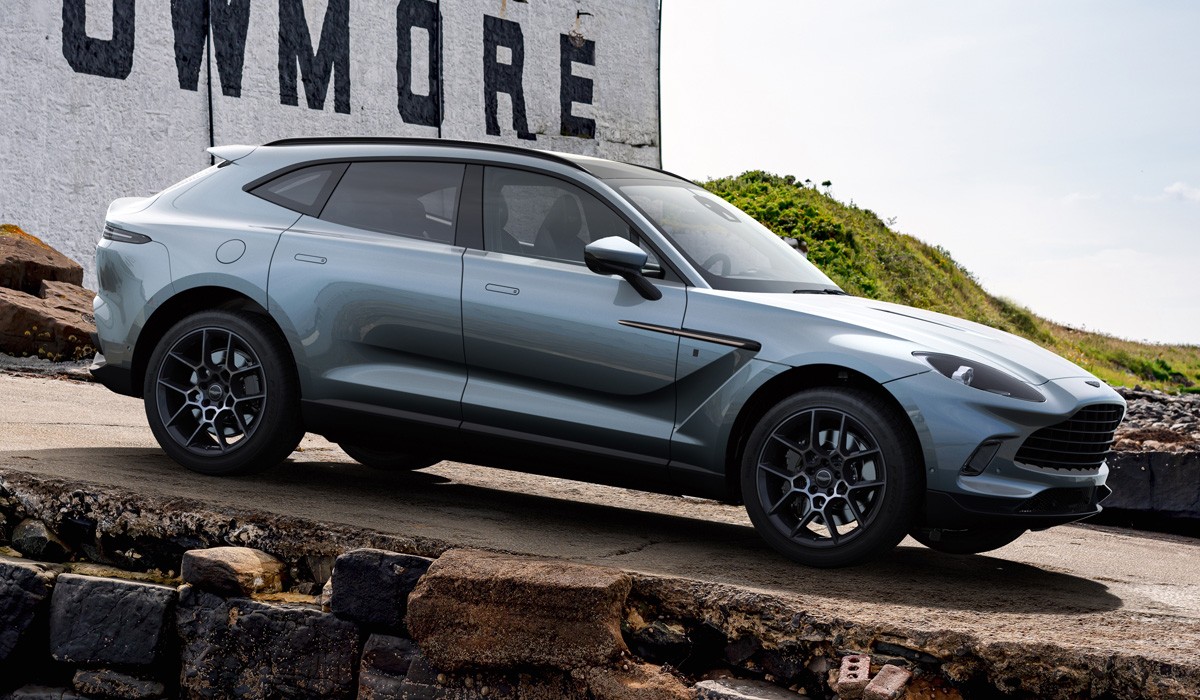 Aston Martin перейдет на гибридную технику AMG Aston Martin перейдет на гибридную технику AMG