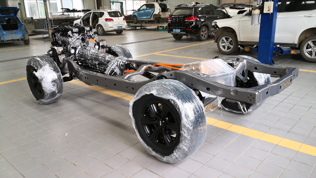 Great Wall с новым брендом Tank: мотор V6 и Кибертанк Great Wall с новым брендом Tank: мотор V6 и Кибертанк