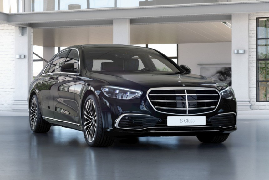 Новый Mercedes S-класса в России: теперь и V8