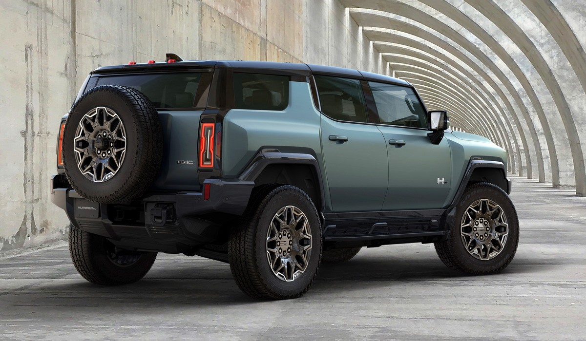 Внедорожник GMC Hummer EV SUV составил компанию пикапу Внедорожник GMC Hummer EV SUV составил компанию пикапу