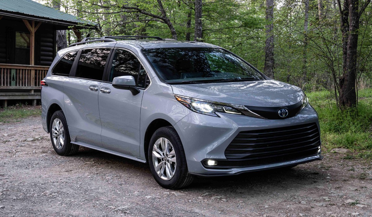 Минивэн Toyota Sienna Woodland для вылазок на природу Минивэн Toyota Sienna Woodland для вылазок на природу