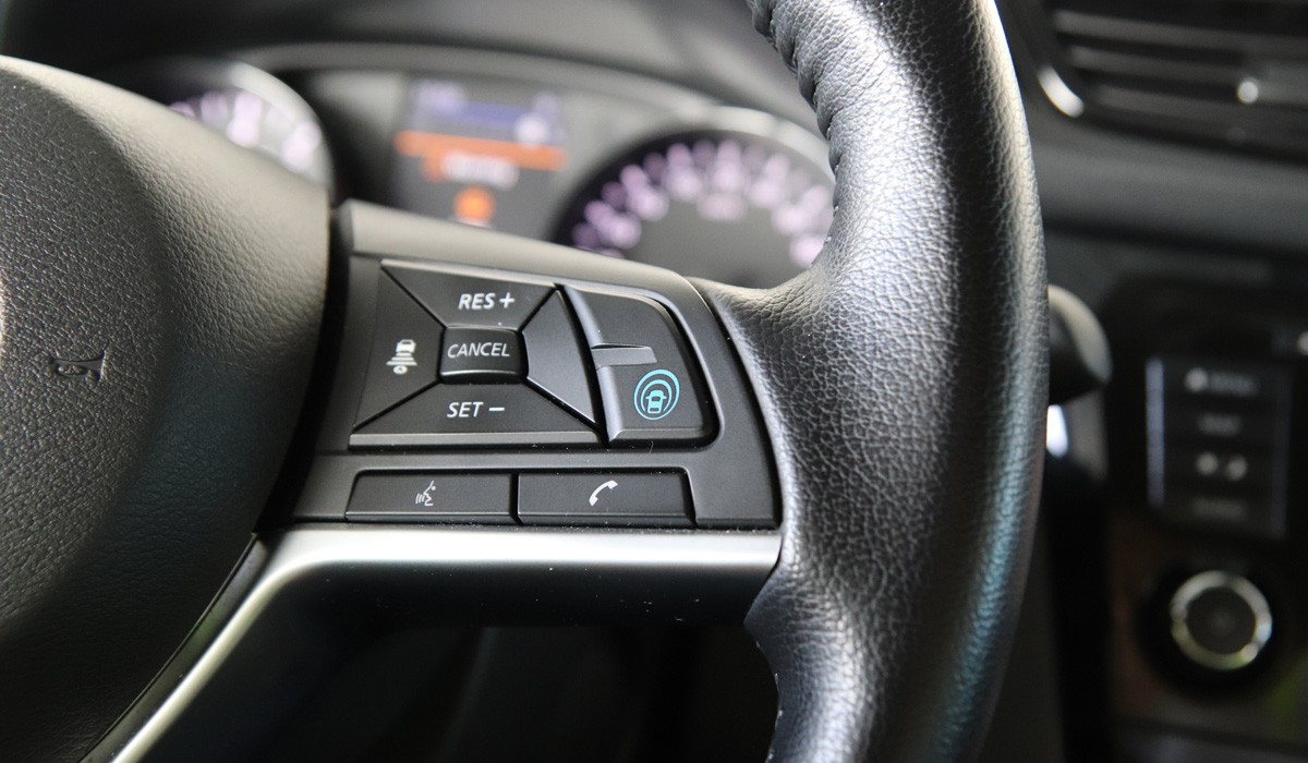 Российские Nissan Qashqai и X-Trail обрели полуавтопилот