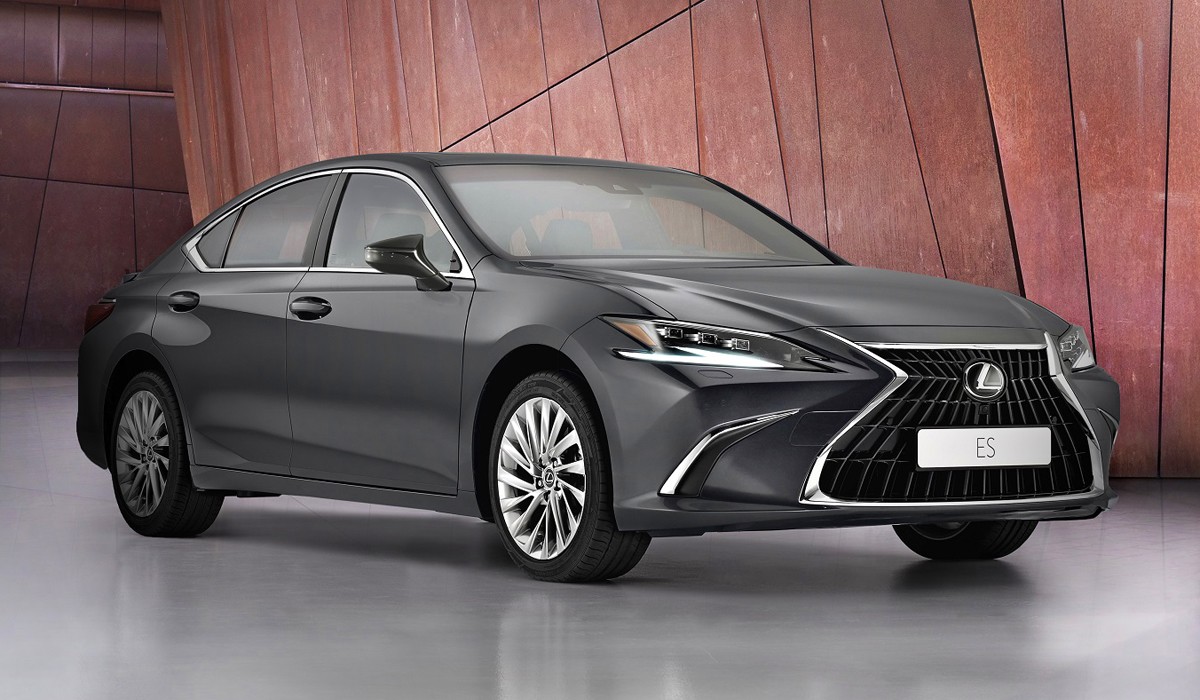 Обновленный седан Lexus ES: тачскрин и вариатор Обновленный седан Lexus ES: тачскрин и вариатор