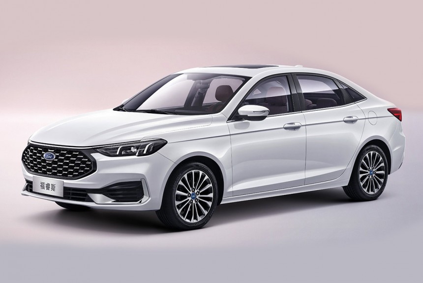 Седан Ford Escort обновлен во второй раз